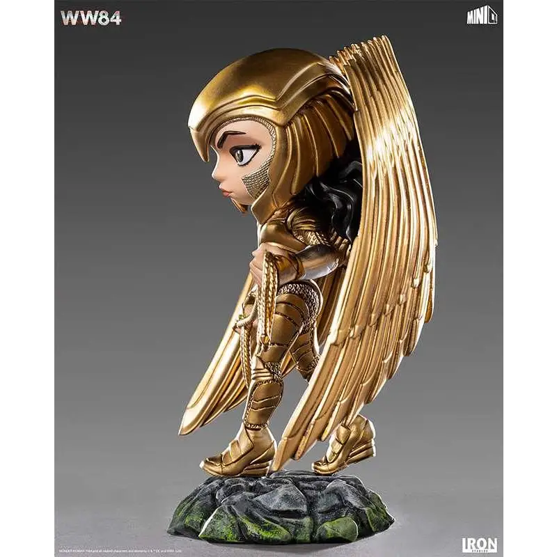 Guld chibi Wonder Woman-statyett med detaljerad rustning och vingar från WW84