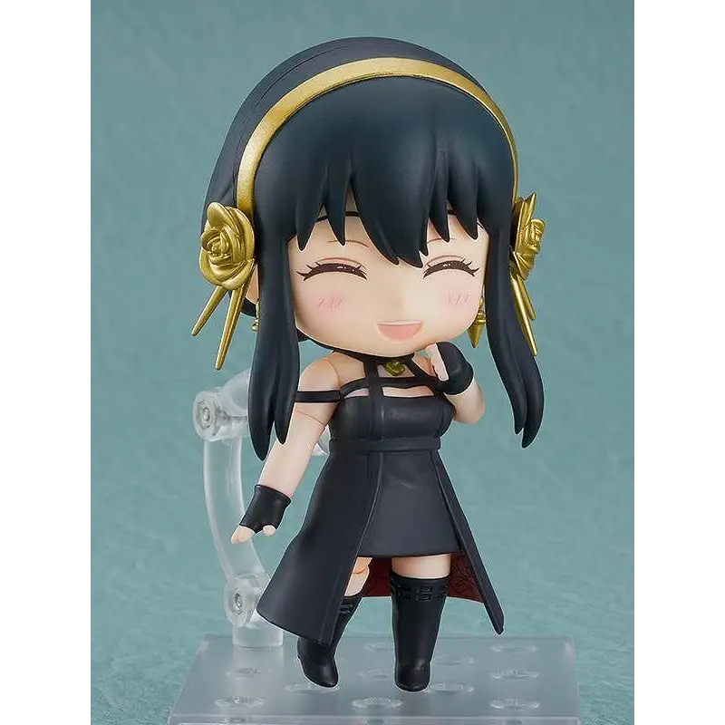 Yor Forger Nendoroid från SPY x FAMILY, svartklädd figur med guldfärgade rosörhängen